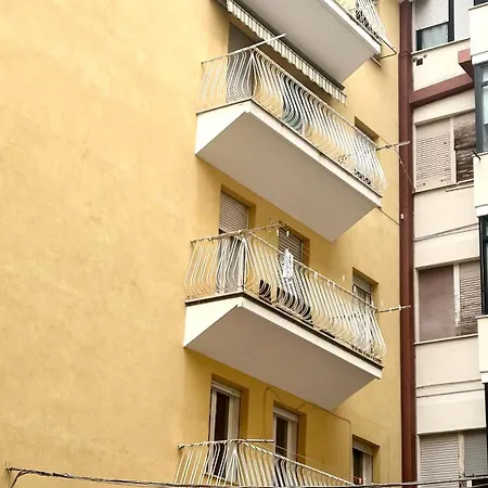 A38 - Ancona, Comodo Bilocale In Centro Storico