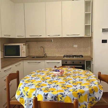 A38 - Ancona, Comodo Bilocale In Centro Storico Анкона